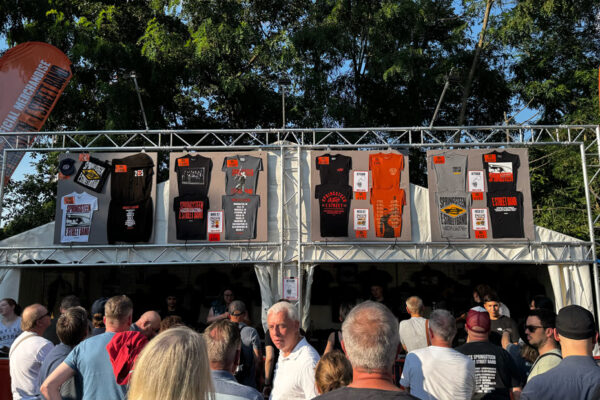 Crowds buying merchandise from the Bruce Springsteen stand.