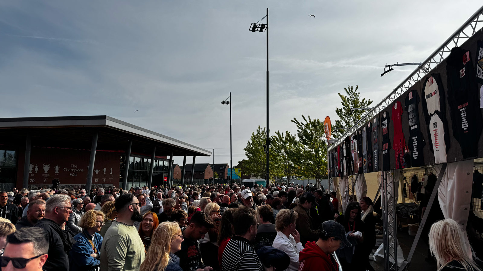 Bruce Springsteen crowd outside the merchandise stand.